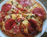 Foto del paso 4 de la receta: Pizza amb cuixot salat, dolç, salami i alcaparras amb vinagre