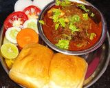 झणझणीत मटण रस्सा | मटणाचा रस्सा (Mutton Rassa Recipe in Marathi) रेसिपी स्टेप 5 फोटो 