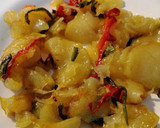 Foto del paso 9 de la receta: Patatas a lo pobre con huevos y gambas
