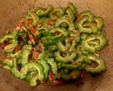 Foto langkah ke 4 dari resep Tumis Pare Tempe Pedas (Tips Agar Tidak Pahit).