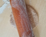 Foto del paso 3 de la receta: Pizza integral de cebolla sin horno ni levadura