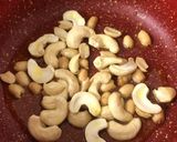 A picture of step 2 of South Indian Rava Upma.