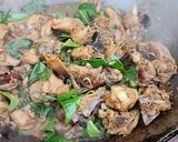 รูปขั้นตอนการทำที่ 7 ของ คั่วแห้มไก่บ้านใบยี่หร่า สูตร ภาคเหนือ