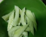 Foto langkah ke 2 dari resep Pindang ikan aroma timun.