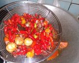 Foto langkah ke 3 dari resep Sambal pecel lele ala dapurkinkin.