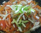 Foto langkah ke 8 dari resep Orak Arik Wortel Ayam.