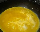 Foto langkah ke 2 dari resep Scrambled Eggs Cheese.