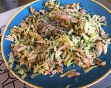 Une image de l'étape 4 de Salade de poulet aux tomates, courgette et jeunes pousses sauce ciboulette olive.