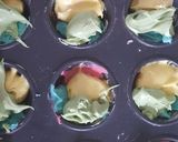 A picture of step 4 of Mini rainbow fairycakes.