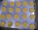 Foto langkah ke 2 dari resep Kukis Masker (The Mask Cookies of 2020).