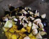 जीरे वाले बैंगन आलू (Jeere wale baingan aloo recipe in hindi) रेसिपी चरण 3 फोटो