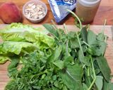 Foto del paso 1 de la receta: Ensalada verde con melocotón y queso azul