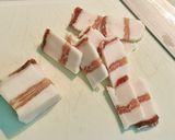 Foto del paso 2 de la receta: Filetes de Salmonetes fritos con Alubias blancas y Tocino ibérico
