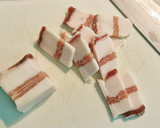 Foto del paso 2 de la receta: Filetes de Salmonetes fritos con Alubias blancas y Tocino ibérico