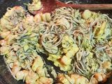 Revuelto de gulas y gambas