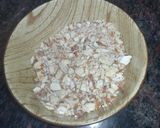 Foto del paso 1 de la receta: Crema de espárragos y zanahoria con almendras