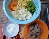 Foto langkah ke 1 dari resep Capcay bakso dan sayuran.