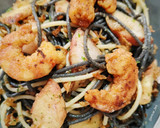 Foto del paso 7 de la receta: Dúo de espaguetis con fritura de pota y gambón