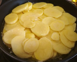Foto del paso 3 de la receta: Tortilla de Patatas "Y cebolla"