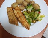 Foto del paso 3 de la receta: Fogonero a la romana con papas cocidas y ensalada
