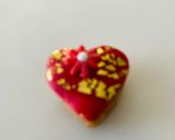 A picture of step 4 of How to use gold leaf with fondant.