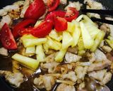 Hình bước làm 4 của món Mì udon xào rau quả chua cay 🍝