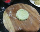 A picture of step 5 of Moong dal lachchha paratha.