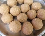 A picture of step 4 of Til moongfali laddoo.