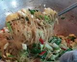 Foto langkah ke 5 dari resep 💕TUMIS BIHUN BUMBU IRIS.