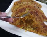 A picture of step 4 of Veg noodles paratha.