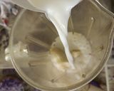 Foto del paso 1 de la receta: Licuado de plátano UwUr
