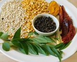 உருளை ஸ்டவ்ட் டம்ப்லிங்க்ஸ் கூடிய தக்காளி குழம்பு (Urulai stuffed dumblings recipe in tamil) ரெசிபி ஸ்டேப் 2 புகைப்படம்
