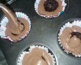 एगलेस चोको लावा केक(Eggless choco lava cake recipe in Hindi) रेसिपी चरण 2 फोटो