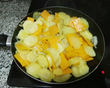 Foto del paso 3 de la receta: Fritada de calabaza y patatas con pollo a la plancha