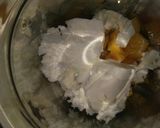 A picture of step 2 of Mango shake.