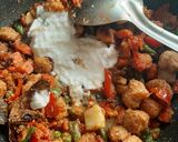 A picture of step 4 of Veg Tawa Pulao.