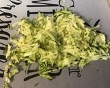 Une image de l'étape 2 de Bars farcis courgette échalotes et épices.