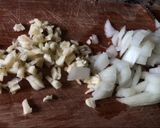 Foto del paso 1 de la receta: Fideos con salsa y terribles albóndigas (vegetarianas) 🔥💣🧨