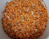 A picture of step 1 of LeViés Carrots and Chilli Homemade Sauce.