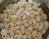 A picture of step 1 of Makhani macaroni.