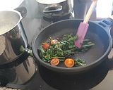 Foto del paso 9 de la receta Tortellinis en salsa con tomate y espinacas