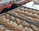Foto del paso 4 de la receta: Empanaditas de cerveza rellenas de cajeta