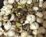 A picture of step 2 of Dry-Fruits & Makhana Milk Shake 💁🏻♀️.