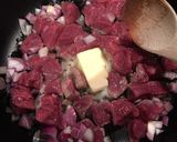 Foto del passaggio 3 della ricetta Cervo con prugne