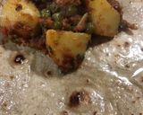 A picture of step 5 of Aloo matar gajar.