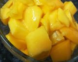 A picture of step 1 of Mango Milkshake.