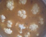 Foto del paso 2 de la receta Coliflor con cebolla, ciruelas pasas, pasas y piñones