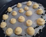Foto del paso 3 de la receta: Profiteroles con Dulce de leche y Crema pastelera