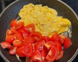 A picture of step 2 of 🥚🍅 Eggs & tomatoes in Chinese style.