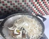 Foto langkah ke 2 dari resep Tumis Jamur Cabe Gendot.